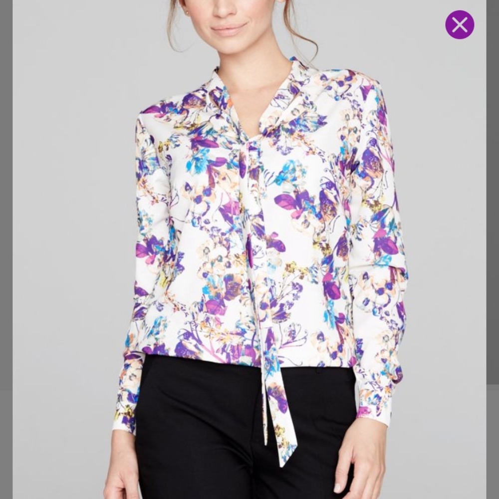 Peperuna floral tie top